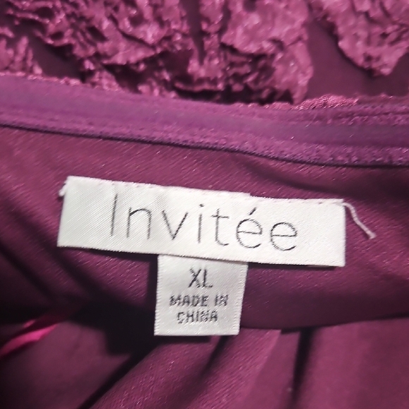 Invitée Juniors'  Elegant Textured Mini Dress in Deep Purple - Picture 2 of 9